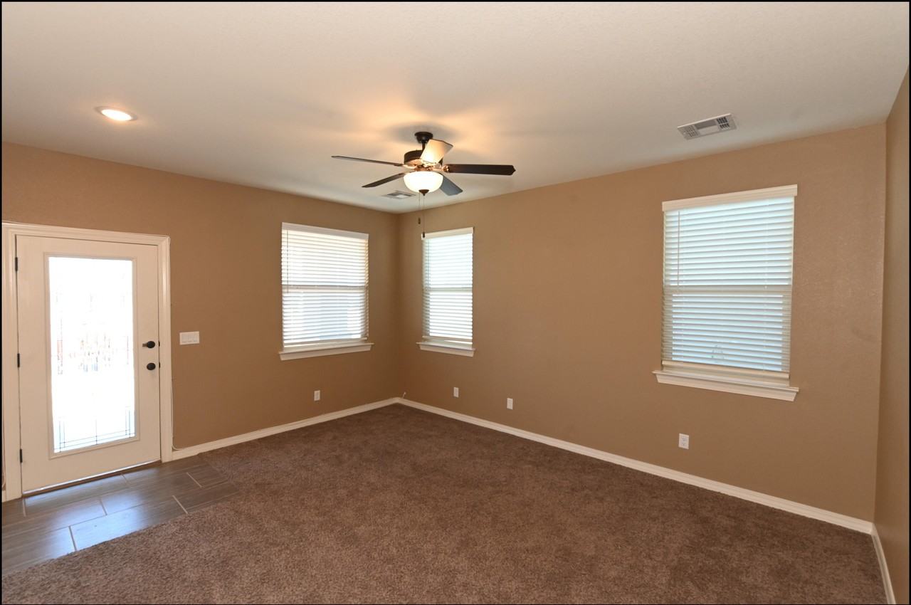 4628 Marisabel Azcarate St - Photo 6 of 45
