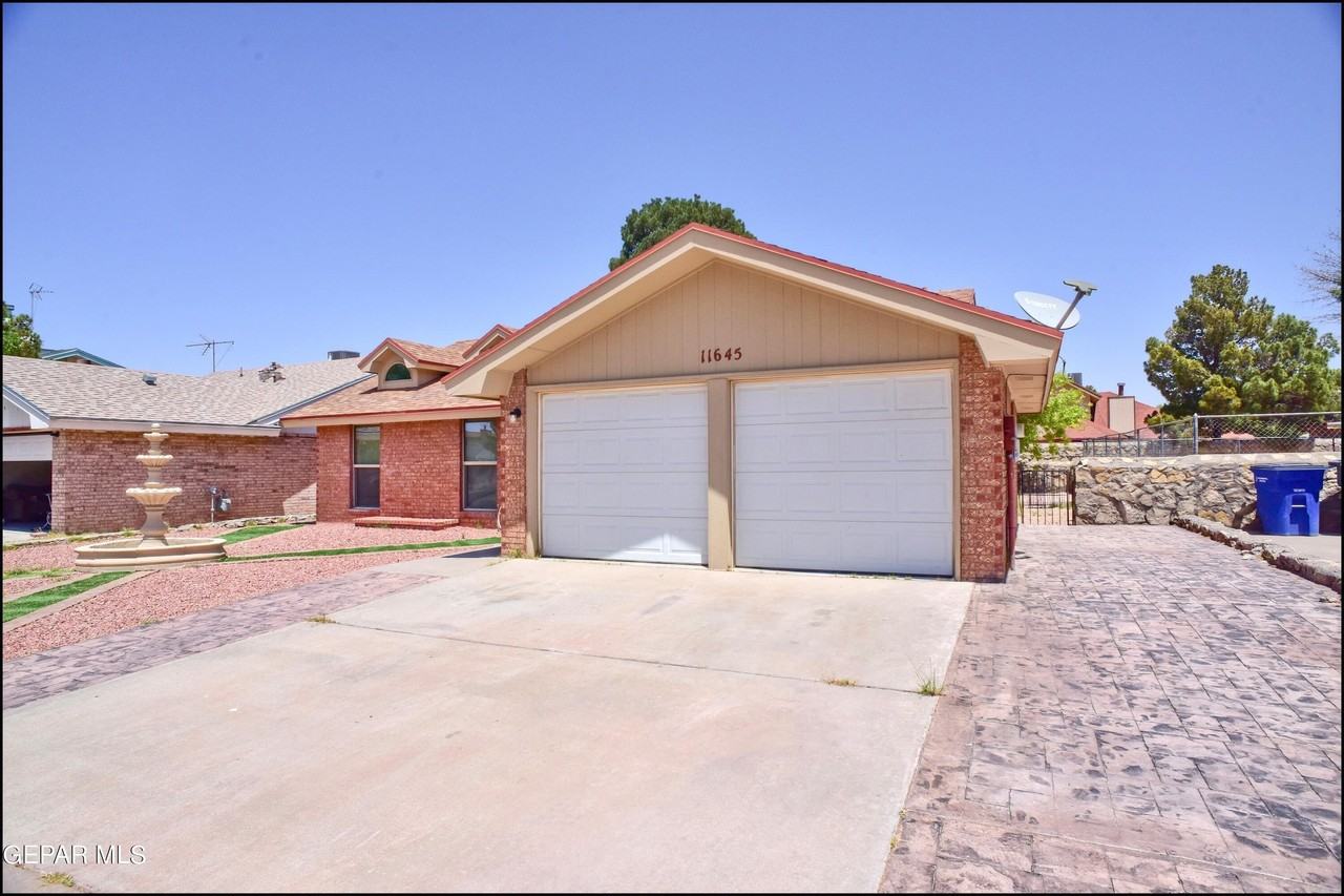 11645 Gordon Cooper Ln - Photo 3 of 44