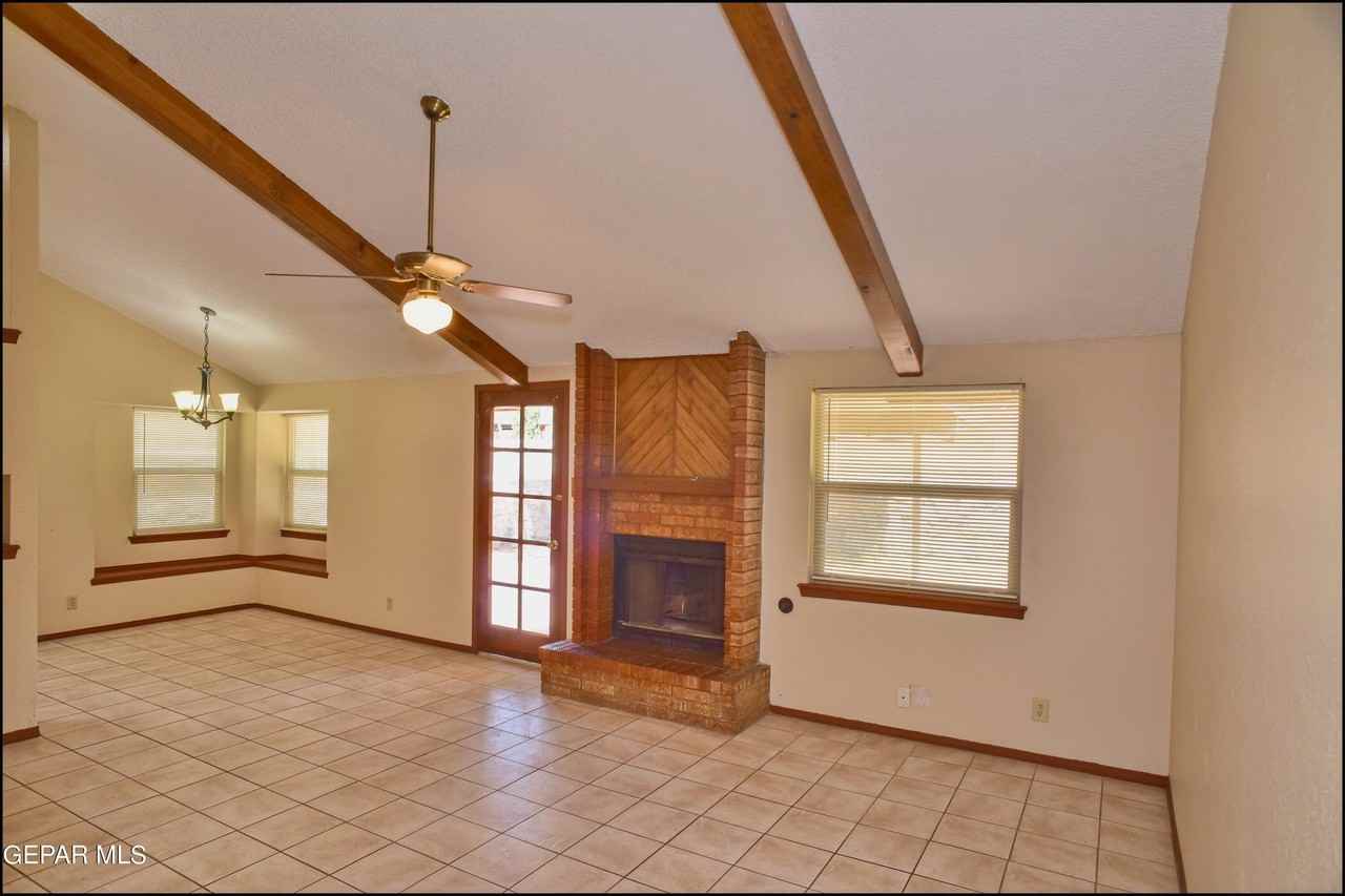11645 Gordon Cooper Ln - Photo 6 of 44