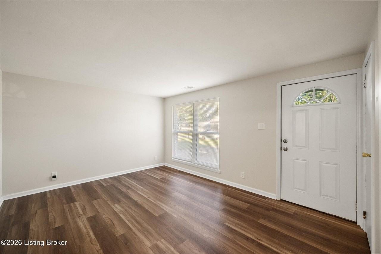 5533 Ridgecrest Rd - Photo 6 of 21