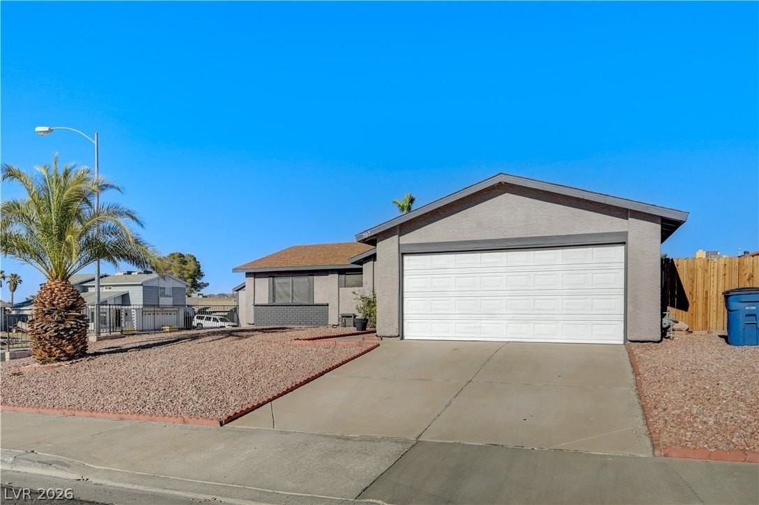 707 Honeybee Ct - Photo 3 of 44