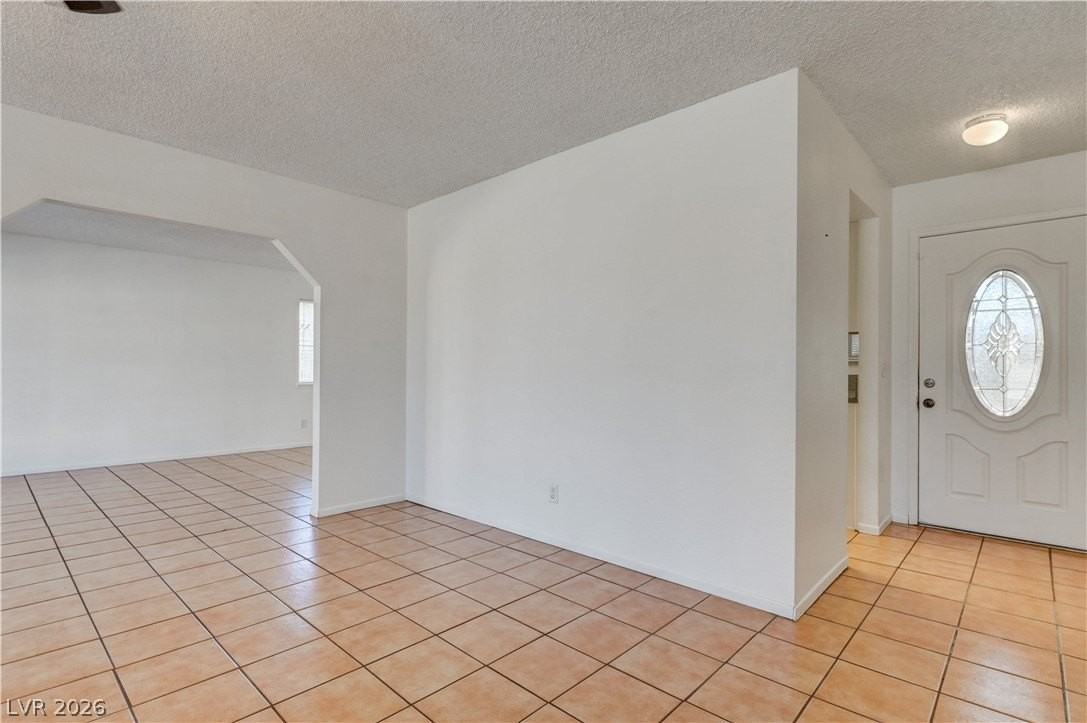 707 Honeybee Ct - Photo 5 of 44
