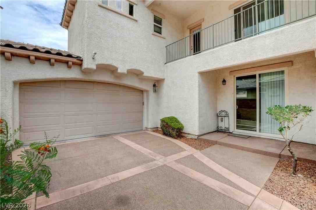 10474 Howling Coyote Ave - Photo 4 of 50
