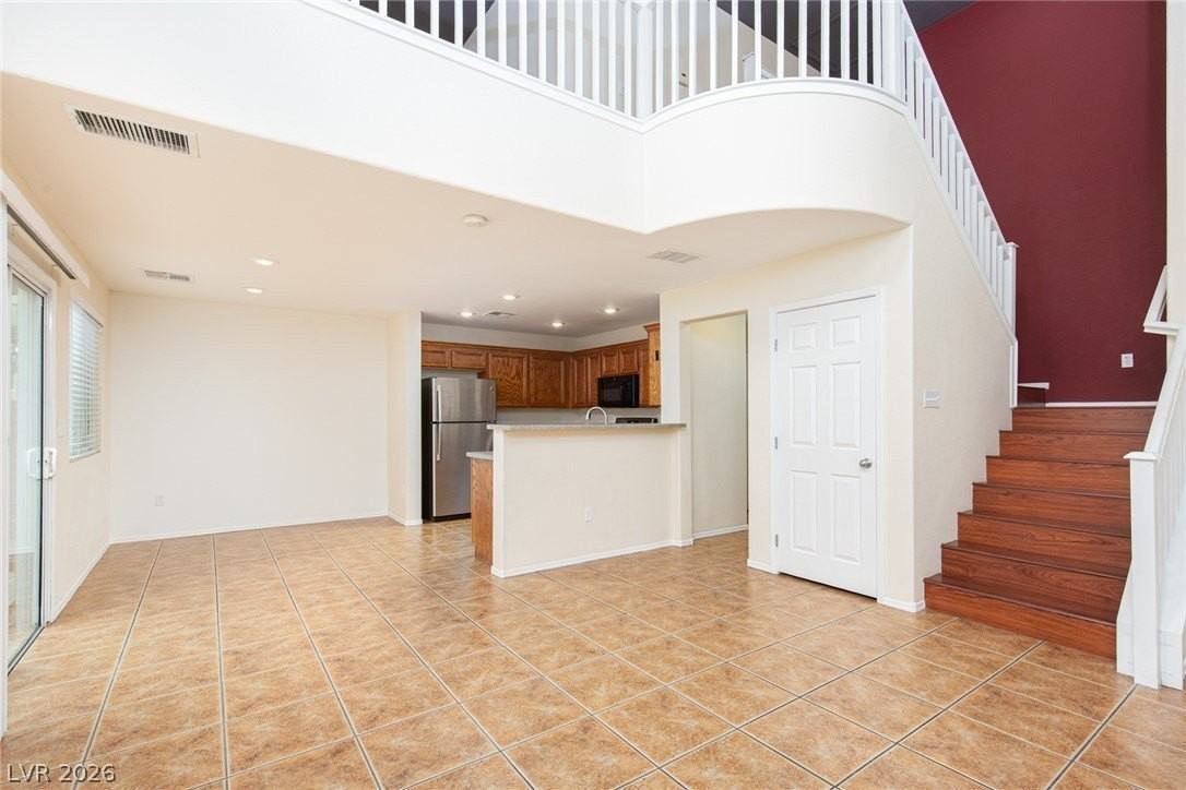9933 Carrizo Springs Ave - Photo 3 of 27