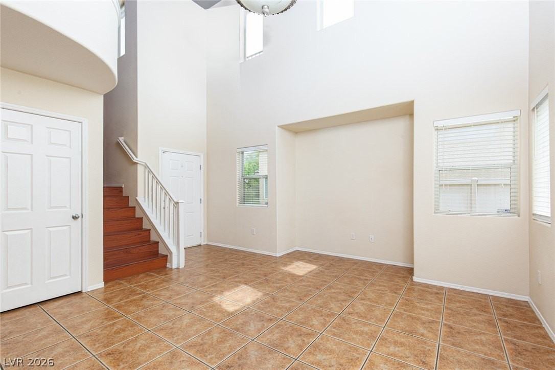 9933 Carrizo Springs Ave - Photo 4 of 27