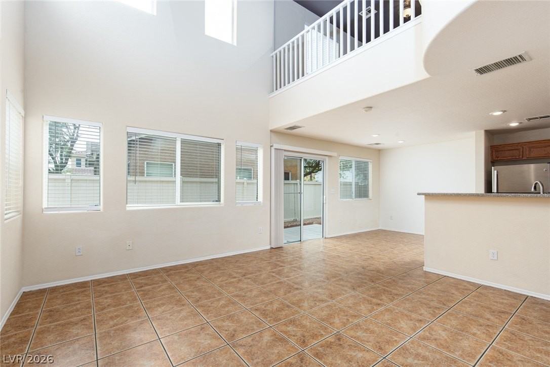 9933 Carrizo Springs Ave - Photo 5 of 27