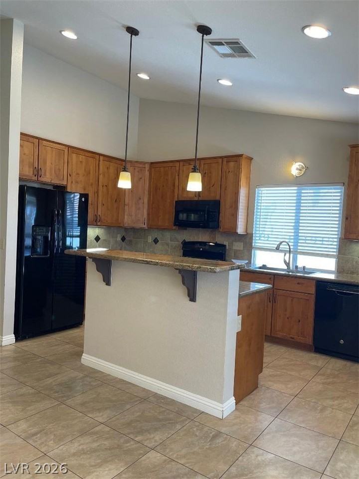 5905 April Ln - Photo 7 of 31