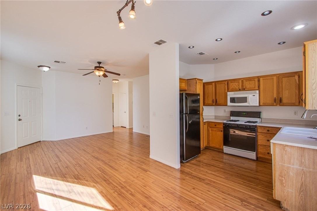 8836 Iron Hitch Ave - Photo 6 of 21