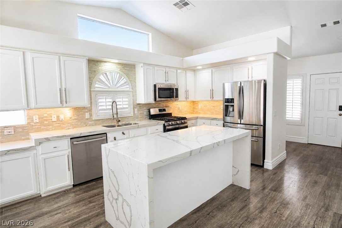 9682 Driftwood Island Ct - Photo 3 of 24