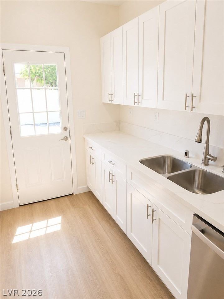 1701 Sycamore Ave #A - Photo 5 of 13