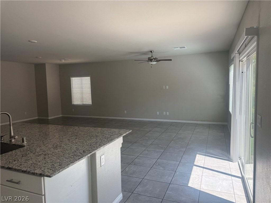 8928 Seal Cove St - Photo 7 of 50