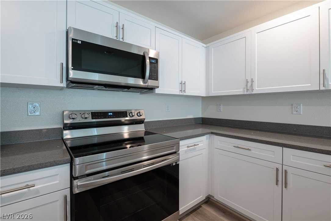 6849 Prairie Pearl St - Photo 2 of 31
