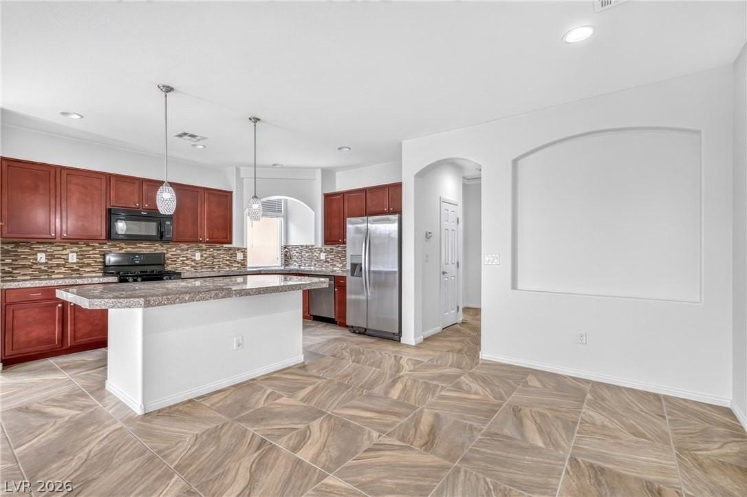 5226 Tartan Hill Ave - Photo 3 of 33