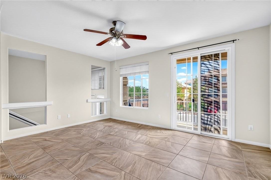 5226 Tartan Hill Ave - Photo 7 of 33