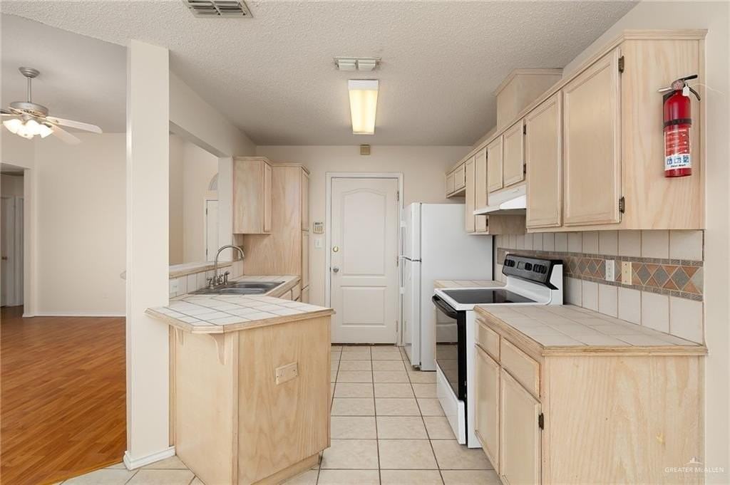 3247 Campanario Cir - Photo 6 of 13