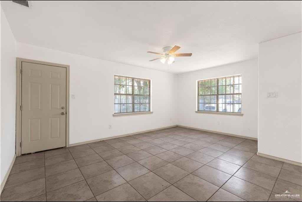 2804 Gumwood Ave - Photo 3 of 17