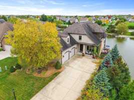 featured image of 10380 Doubletree Dr S