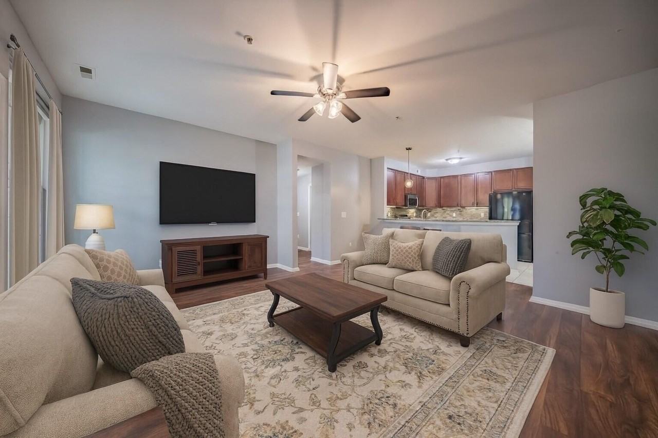 953 E Summerfield Glen Cir - Photo 3 of 20
