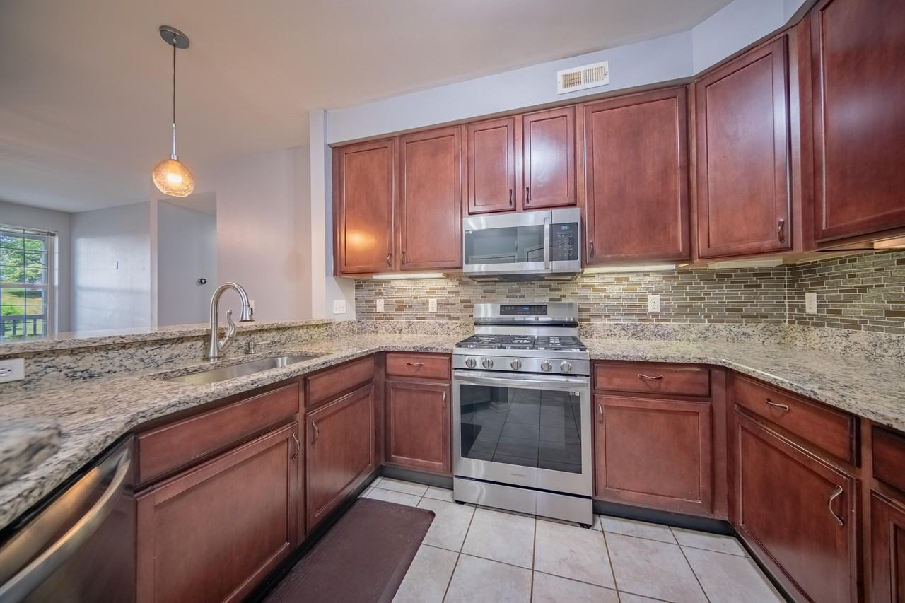 953 E Summerfield Glen Cir - Photo 5 of 20