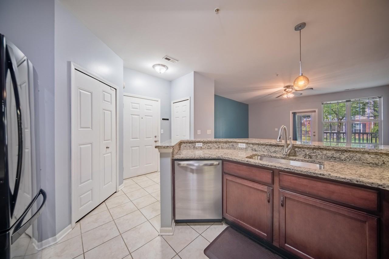 953 E Summerfield Glen Cir - Photo 6 of 20