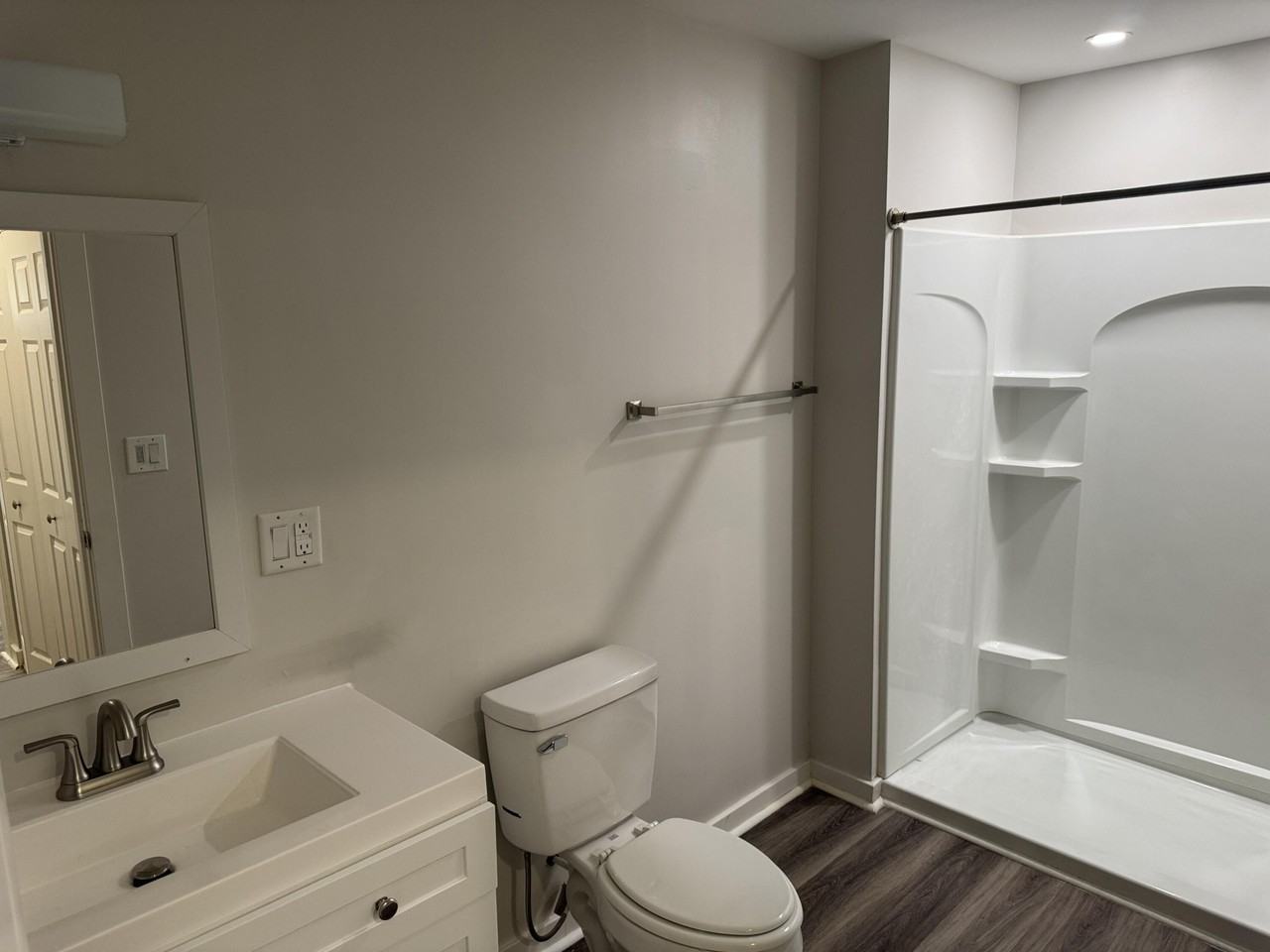 677 Dorset Ave - Photo 4 of 12