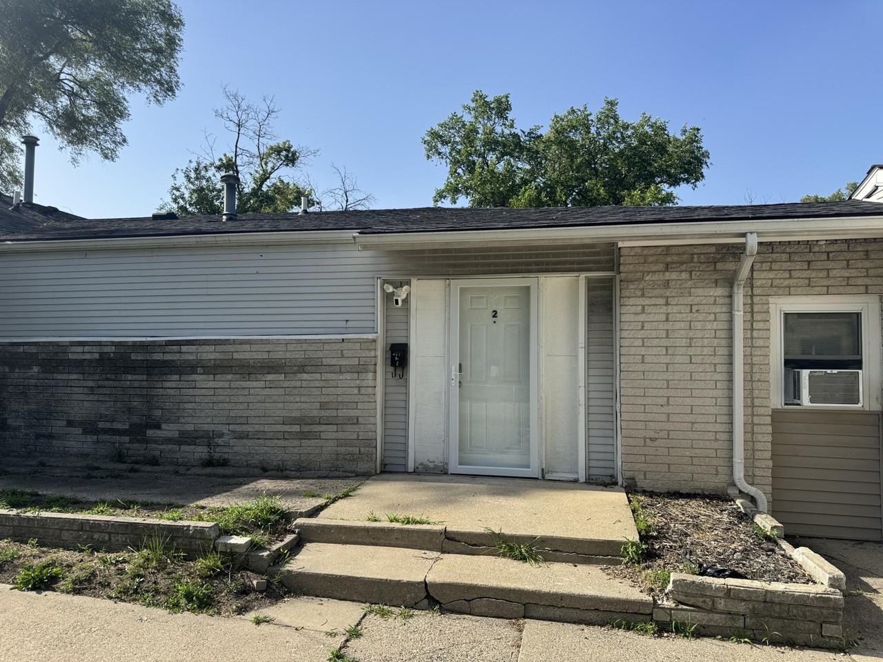 677 Dorset Ave - Photo 7 of 12