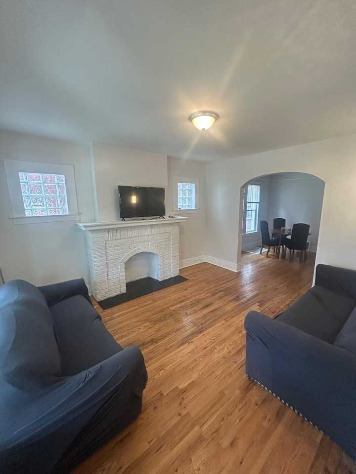 W Buena Vista St - Photo 2 of 10