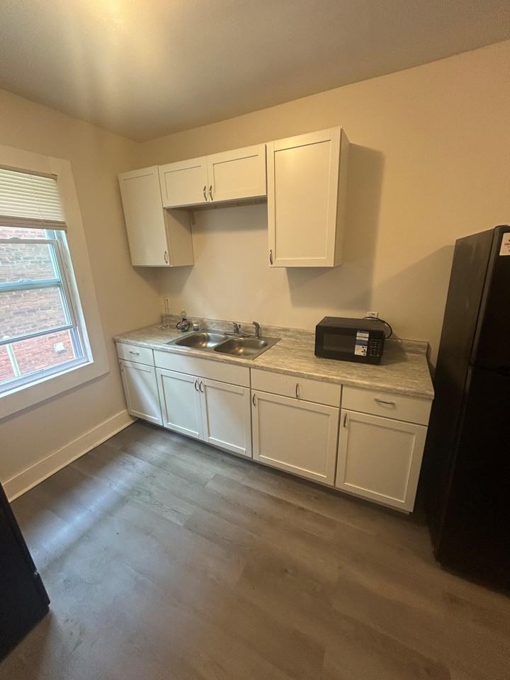 W Buena Vista St - Photo 5 of 10