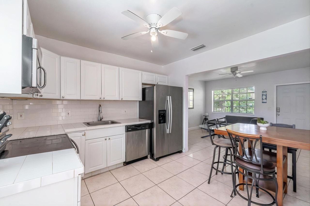 Sw 48th Ave - Photo 3 of 16