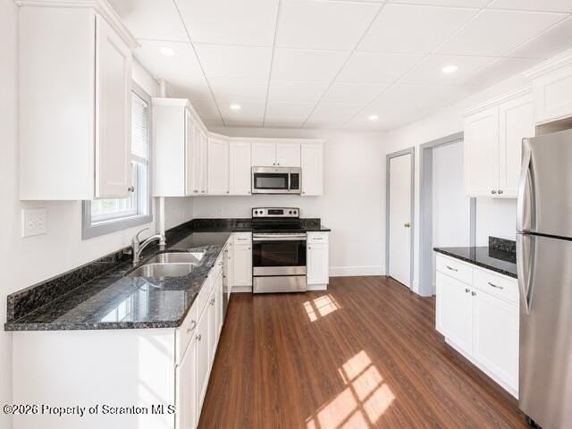 516 4th St - Photo 5 of 14