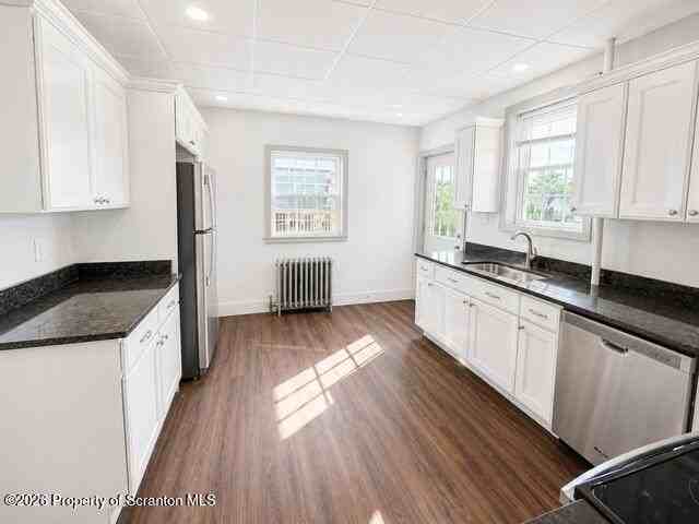 516 4th St - Photo 6 of 14