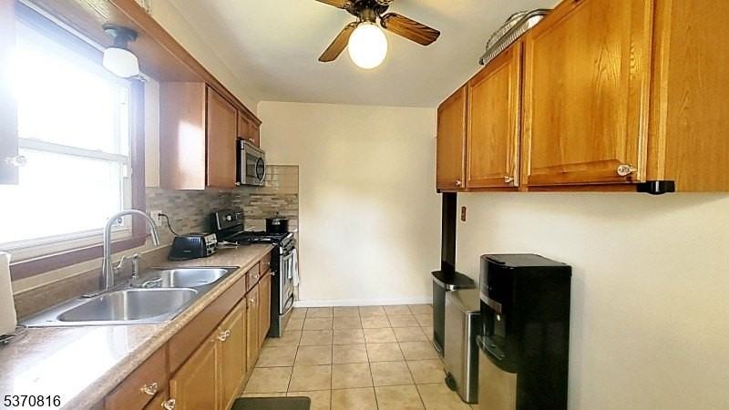 183 Reeve Ter - Photo 4 of 35