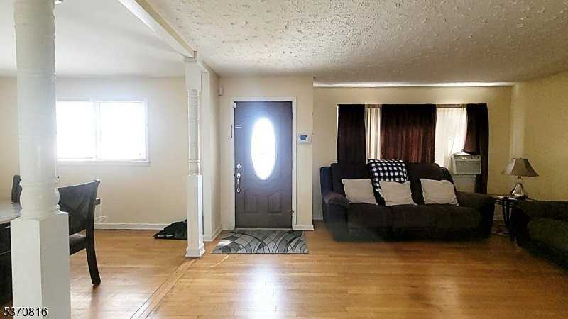 183 Reeve Ter - Photo 7 of 35