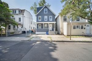 featured image of 16 New St #2