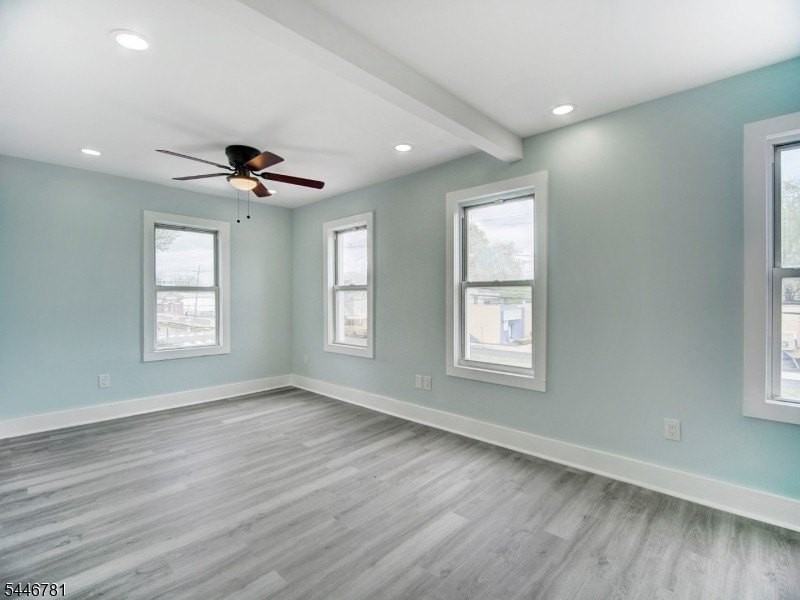 351 Railroad Ave - Photo 2 of 26