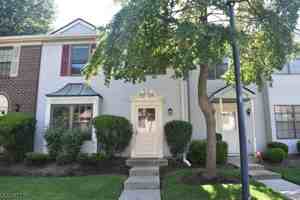 featured image of 7 Kirby Ln
