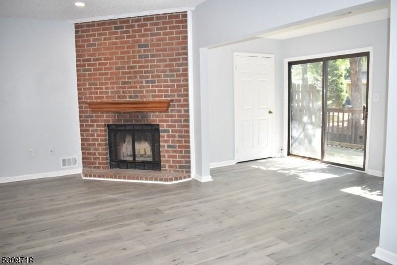 7 Kirby Ln - Photo 4 of 28