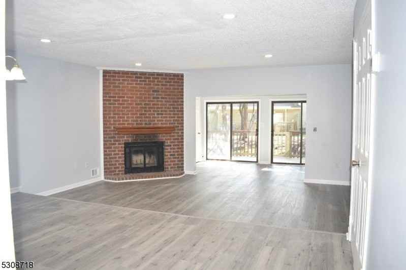 7 Kirby Ln - Photo 5 of 28