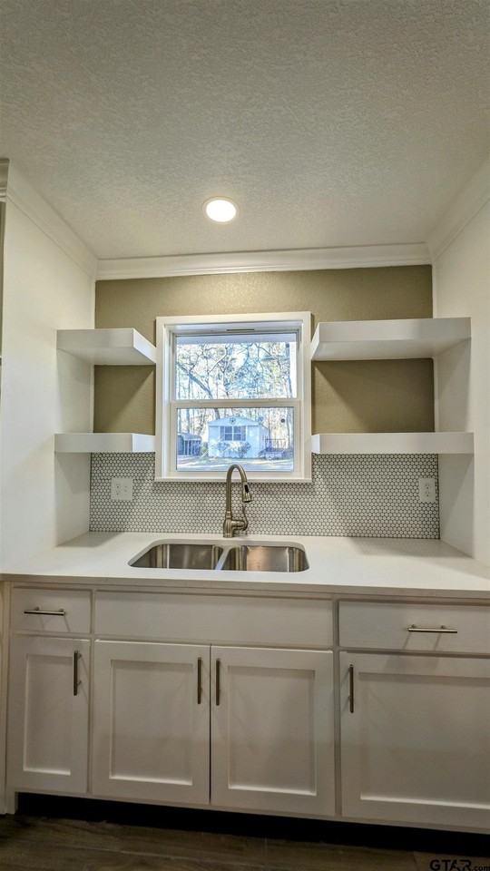 153 Abbey Ln - Photo 3 of 12