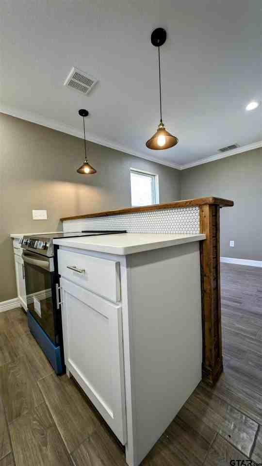153 Abbey Ln - Photo 4 of 12