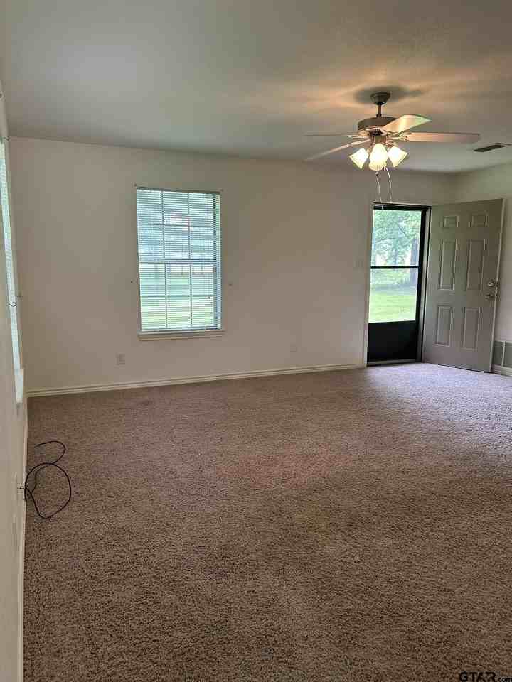 129 Mure St - Photo 4 of 19
