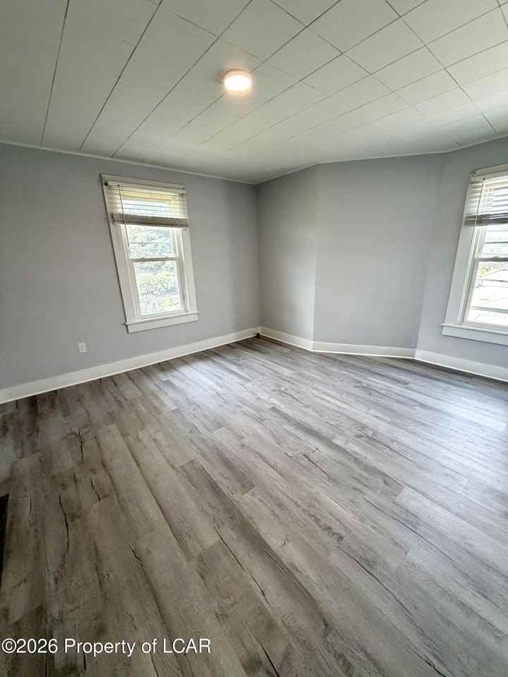 237 Ziegler St - Photo 6 of 6