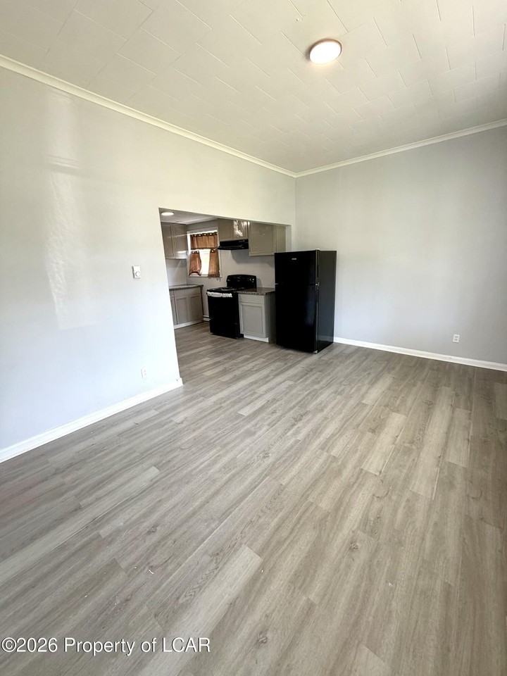 74 1st St - Photo 5 of 9