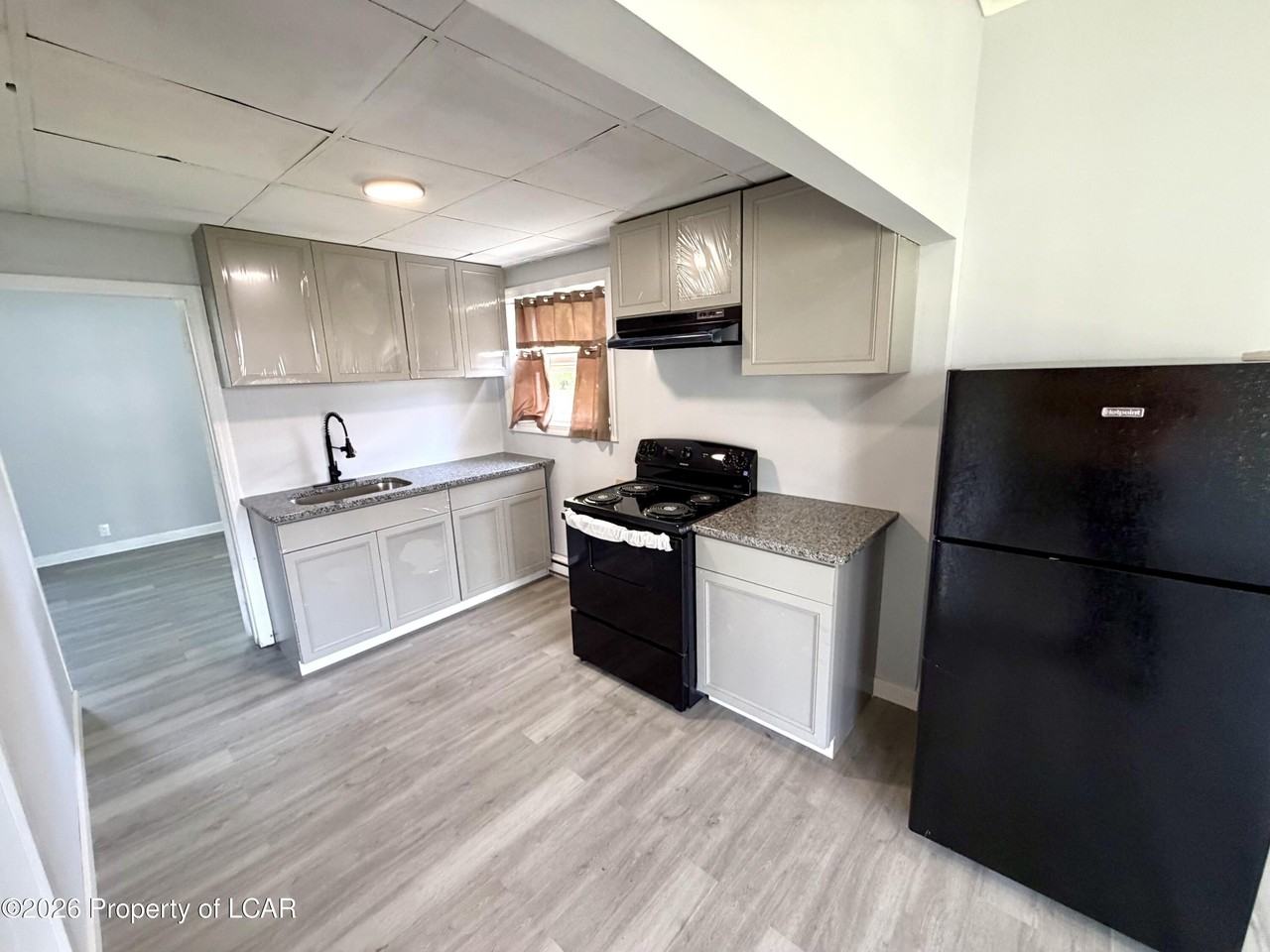 74 1st St - Photo 6 of 9