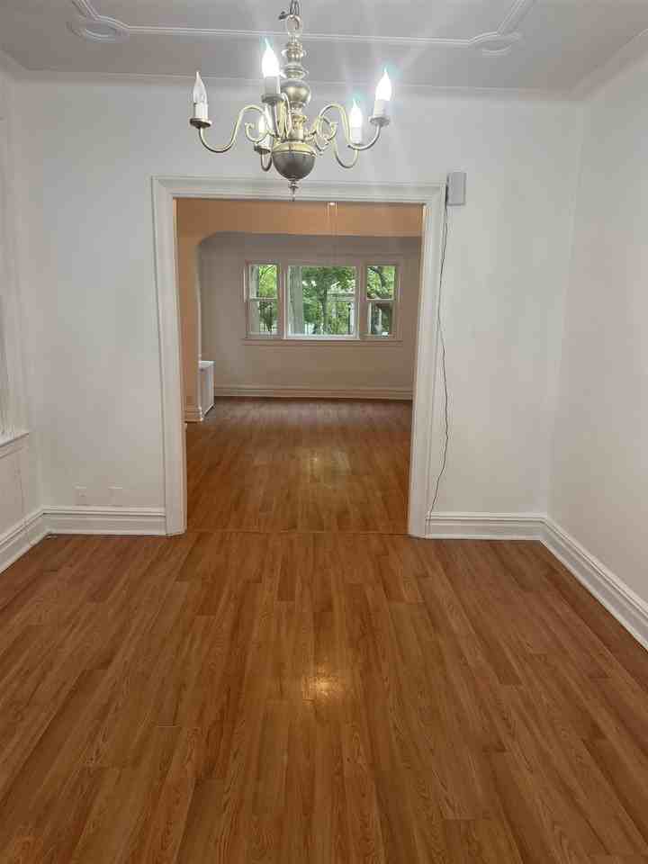 187 W 48th St - Photo 5 of 18