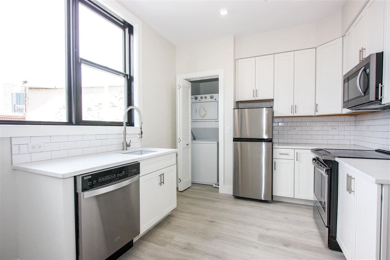 141 Newark Ave #5N - Photo 4 of 15