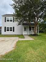 featured image of 124 E Saltwood Pl