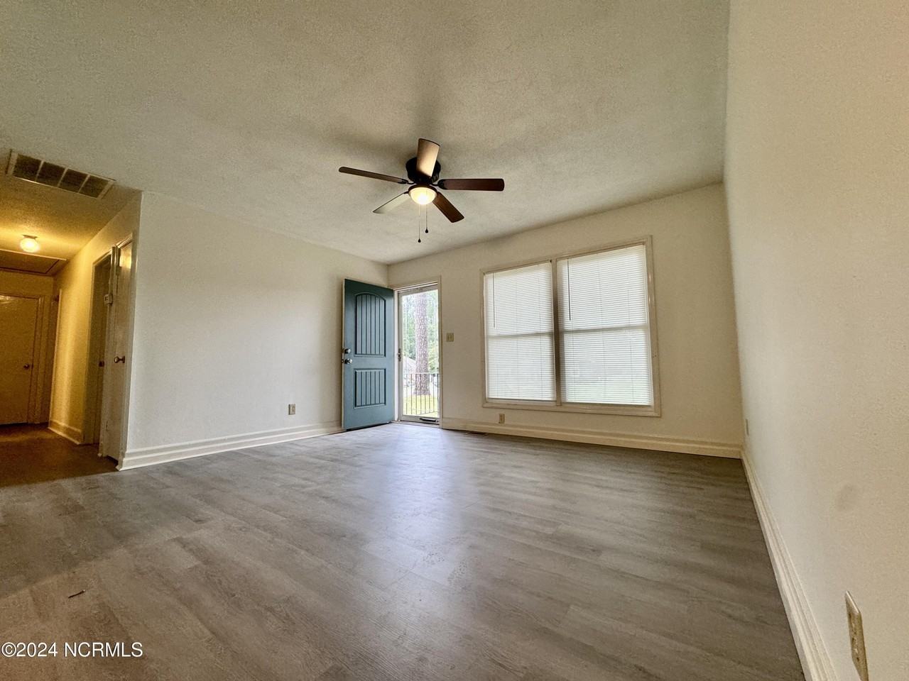 219 Stratford Rd - Photo 5 of 22