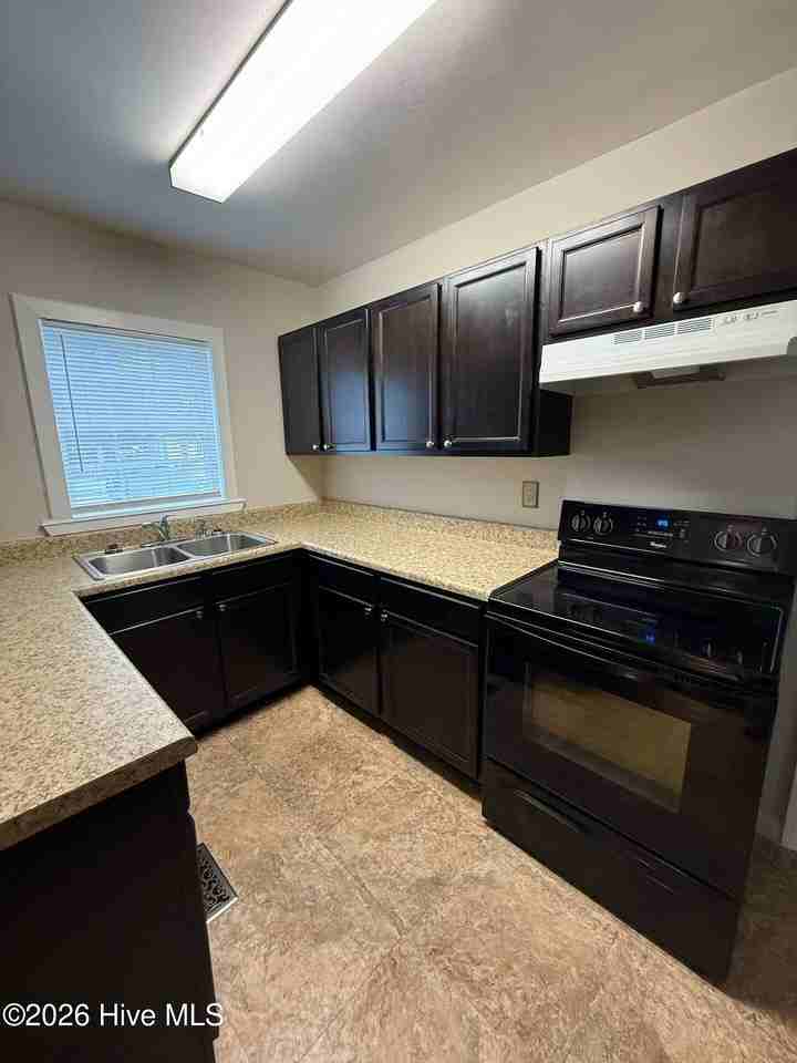 206 Queens Rd - Photo 3 of 13