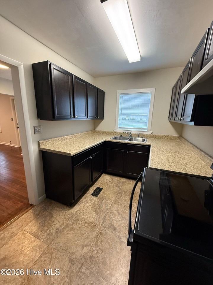 206 Queens Rd - Photo 4 of 13